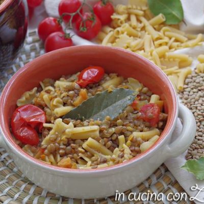 minestra di lenticchie e zucca con la pasta