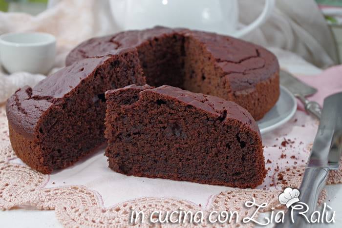 torta alla barbabietola e cioccolato fondente