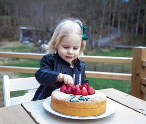 Läs mer om artikeln Nu är Angeline Wienette 2 år!