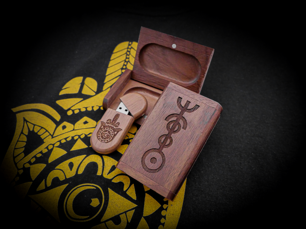 Znous discography on Walnut USB Box - Znous