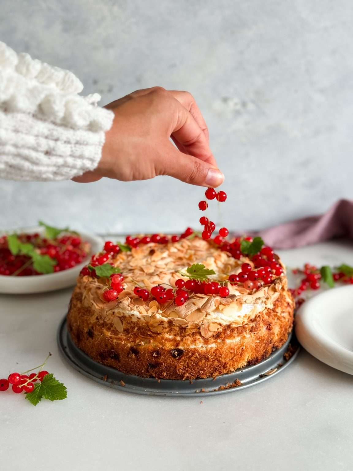 Vinbärskaka med maräng