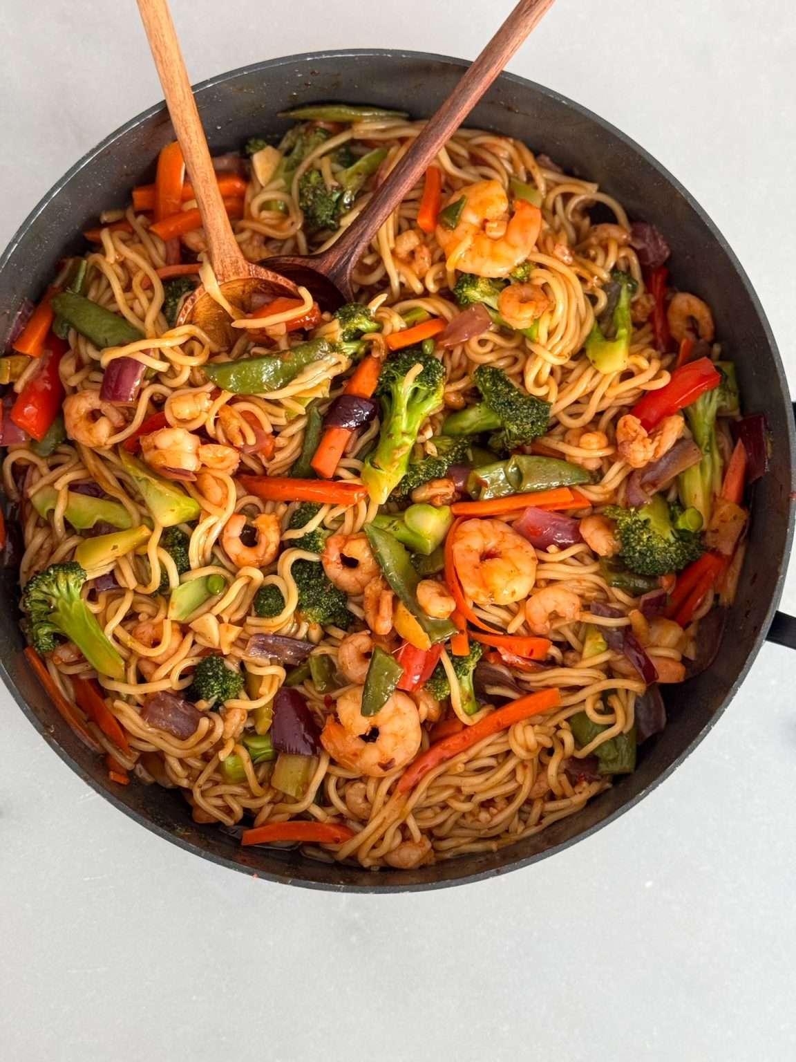 Semiz qora ayol siydi