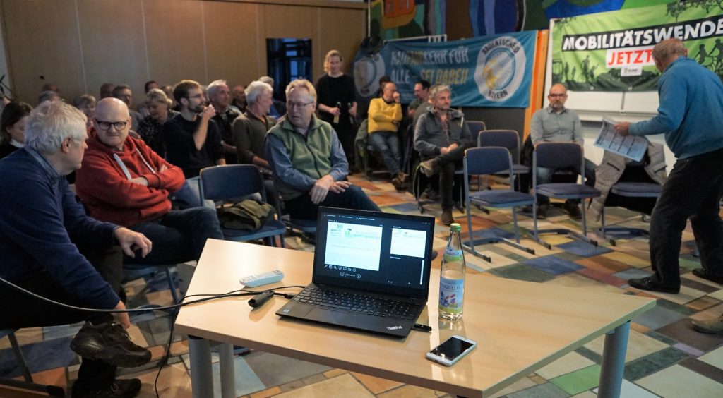 Versammlung im Schülercafe