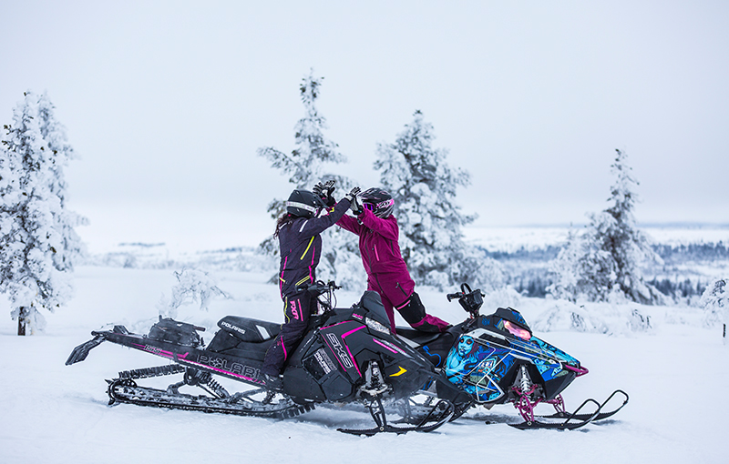 guidet-snescooter-tur Guidet snescootertur i sneen