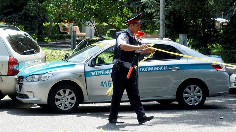 Cuatro fallecidos tras un tiroteo cerca de una comisaría de Policía en Kazajistán – RT