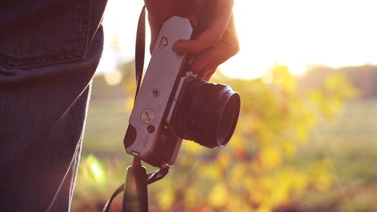 Video: Un fotógrafo muestra cómo las cámaras nos ‘engordan’ varios kilos sin que nos demos cuenta – RT