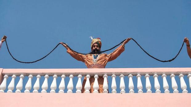 El hombre que lleva 46 años sin afeitarse el bigote