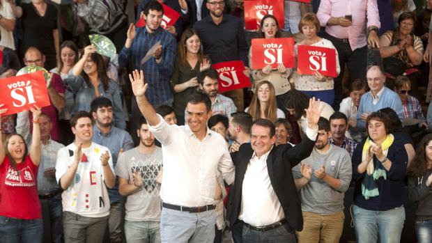 Ferraz rehace las listas del PSOE gallego y provoca una guerra civil en el partido