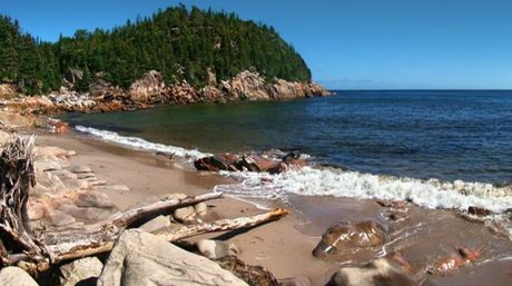 ¿Por qué una remota y fría isla de Canadá está ofreciendo trabajo y tierra sin costo?