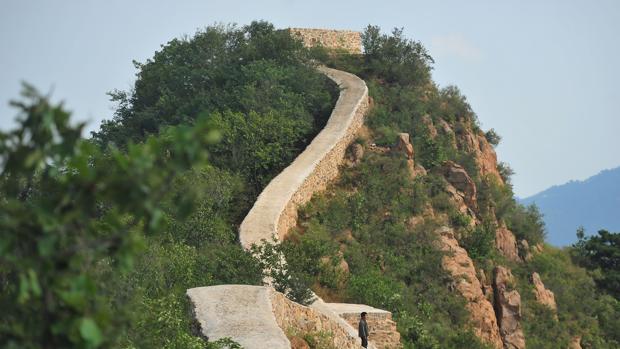 «Reparan» con cemento un tramo de la Gran Muralla china