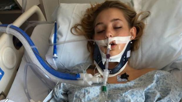 Facebook: Publica en Facebook una foto de su hija en coma para concienciar de los peligros del alcohol