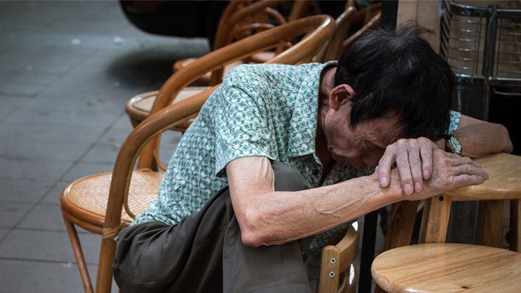 Trabajar hasta la muerte: La realidad de uno de los países asiáticos más avanzados – RT
