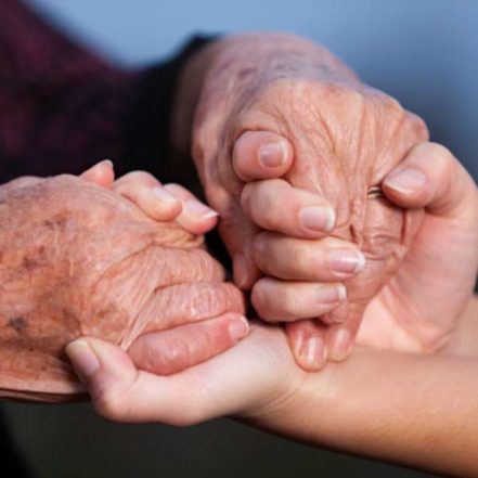 Mimí, la anciana que encontró a su familia 40 años después