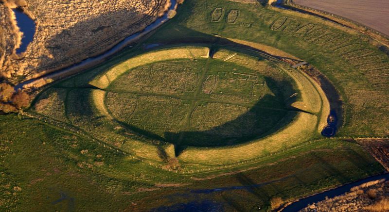 Descubren una fortaleza vikinga de 1.000 años de antigüedad