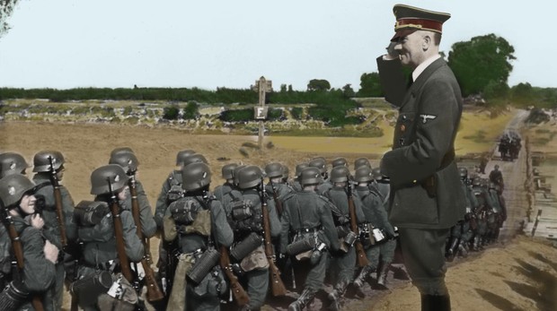 Hitler presencia un desfile de las tropas alemanas después de hacerse con Varsovia - ABC