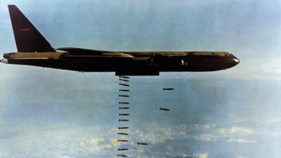 Uno de los B-52D que participaron en la operación, bombardeando Vietnam - USAF / Vídeo: Operación Linebacker II: La «Vergüenza Mundial» que provocó Nixon en Vietnam