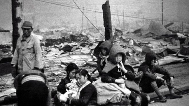 Miles de sobrevivientes fueron desplazados a otras ciudades tras los bombardeos.