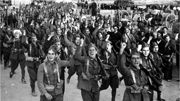 Fuerzas republicanas desfilan en Ávila durante el verano de 1936 - ABC