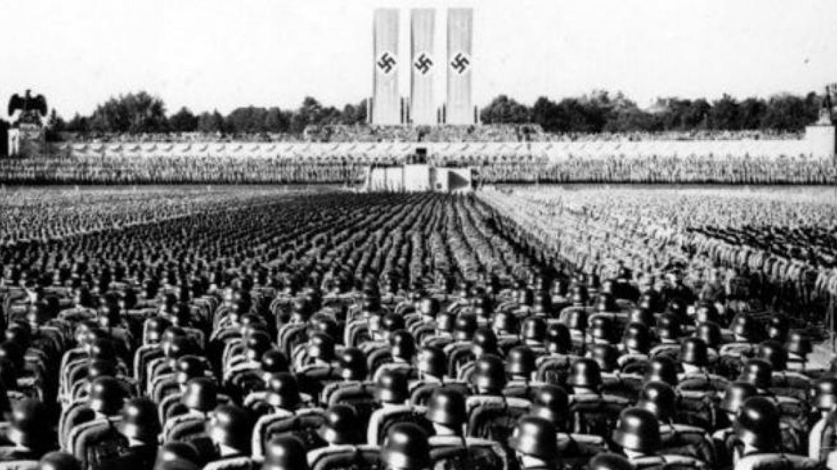 Concentración de cien mil soldados alemanes en el llamado campo Zeppelín durante el congreso del partido nazi, el 20 de septiembre de 1936 Propias