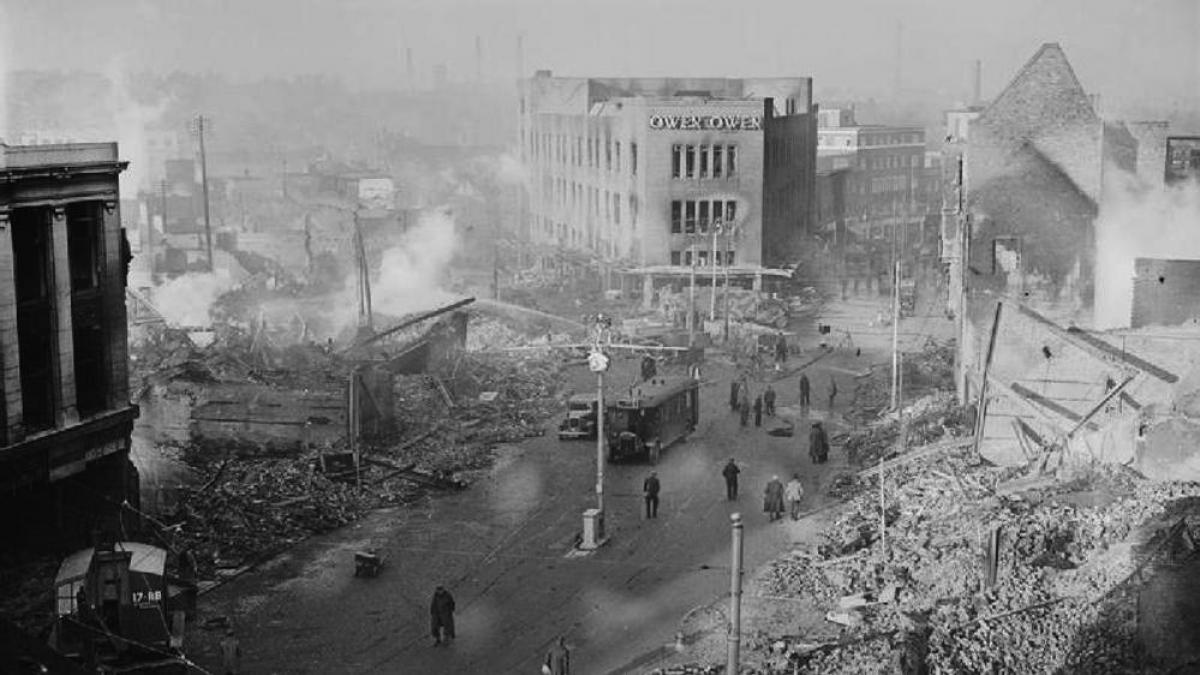 El centro de la ciudad después del bombardeo de la Luftwaffe. 