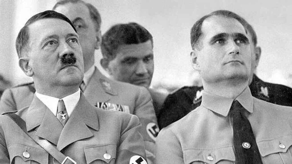 Adolf Hitler y Rudolf Hess. Adolf Hitler y Rudolf Hess.