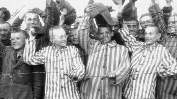 Liberación de prisioneros en el campo de Dachau en abril de 1945 - ABC