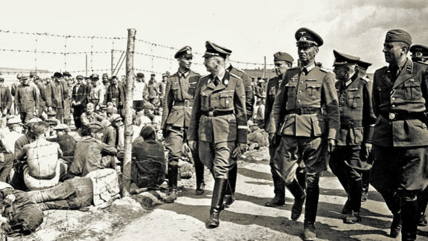 Himmler visita un campo de concentración a su cargo - ABC