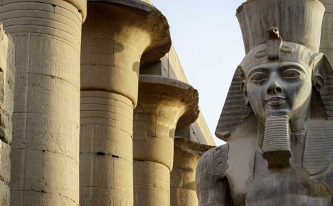 La "ciudad dorada perdida" de Luxor resurge de las arenas