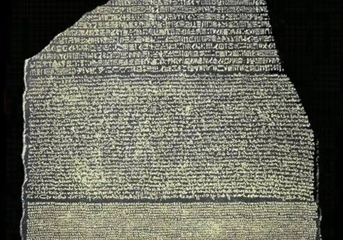 Detalle de la piedra de Rosetta ABC