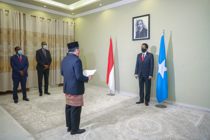 farmaajo iyo safiirka indonesia