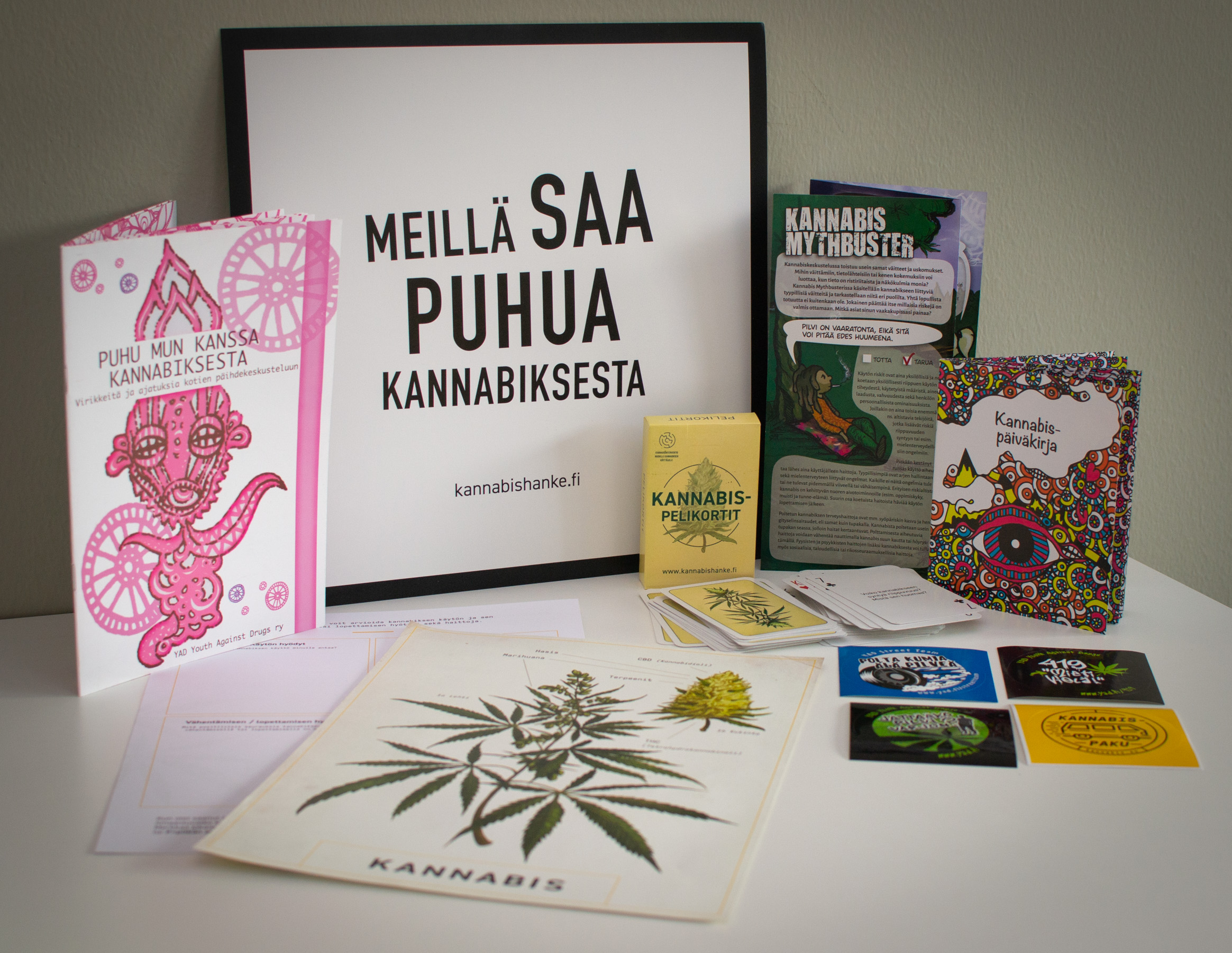 Kuva kannabishankkeen erilaisista materiaaleista.