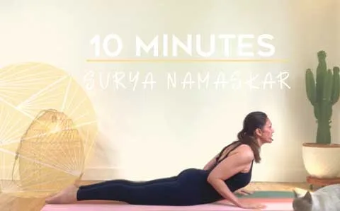 Hatha yoga : Salutation au soleil techniques de base