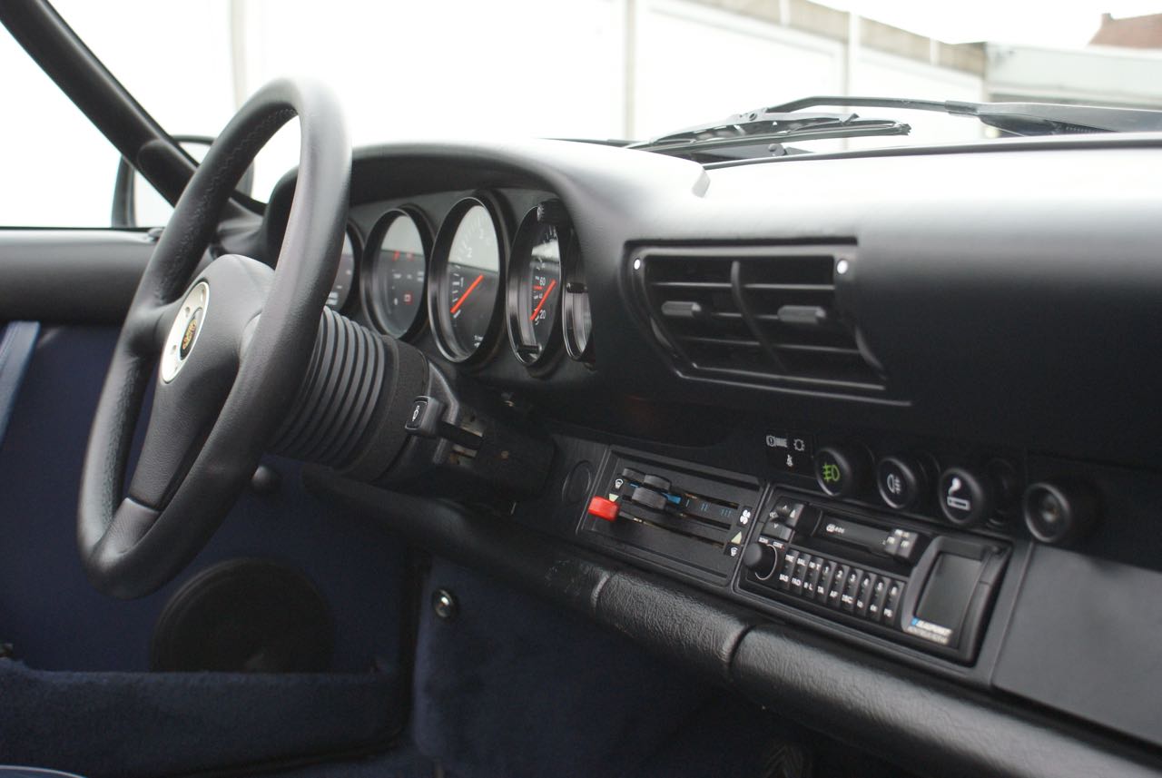 911-youngtimer-911-Speedster-1989-Grand-Prix-white-19-of-20