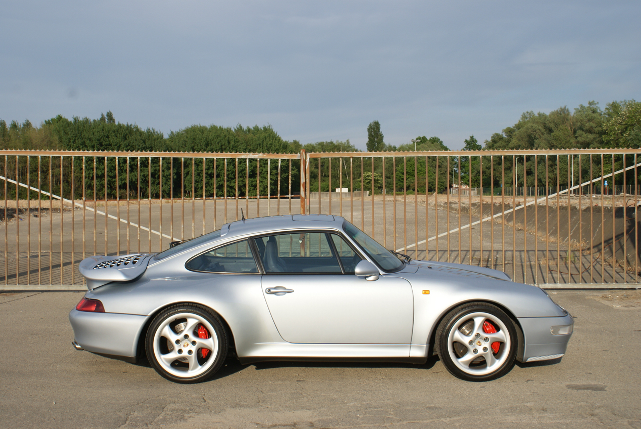 911-youngtimer-Porsche-993-turbo-Polar-silver-1997-2-of-15.jpg