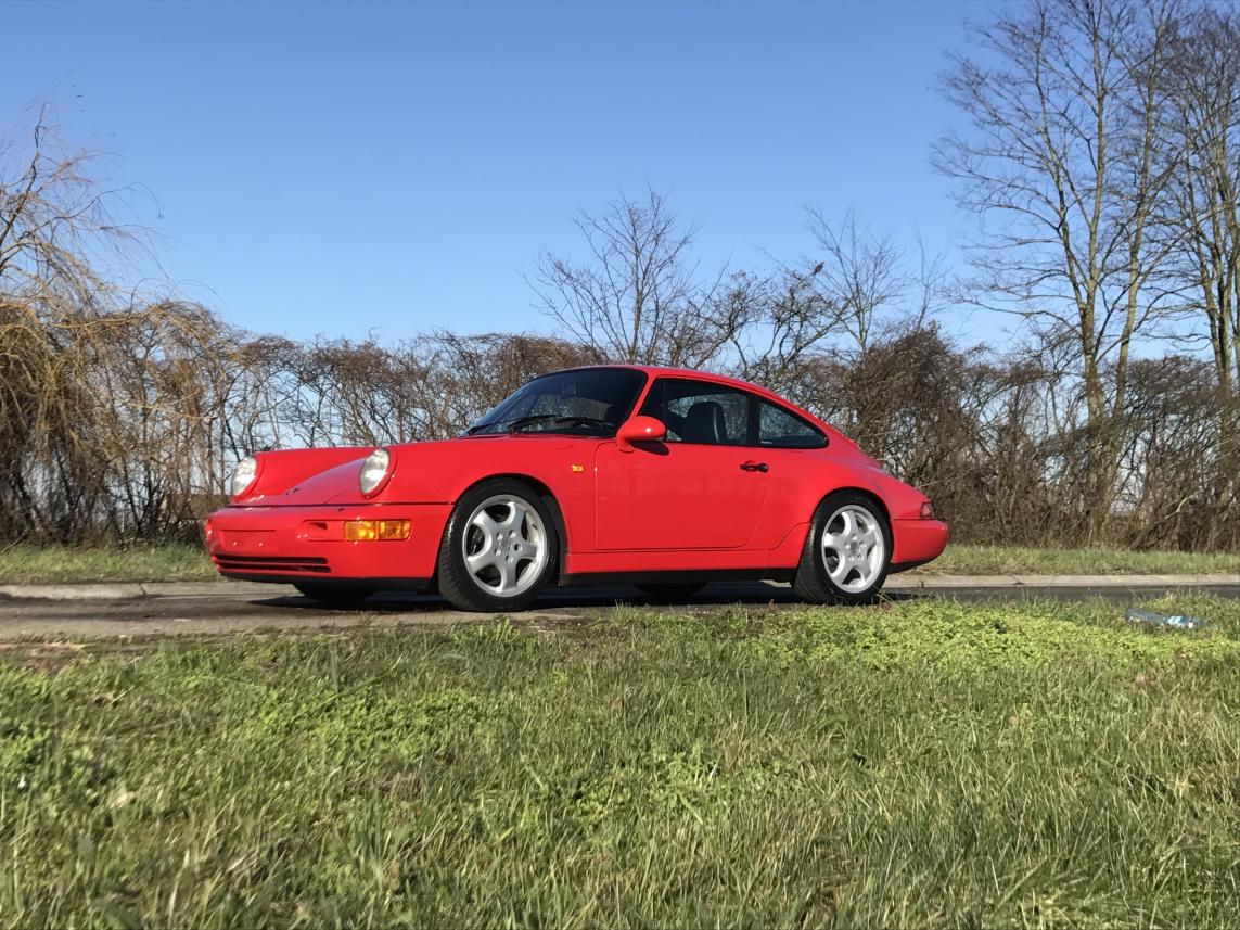 911 youngtimer - Porsche 964 Carrera 4 - Guards Red - 1989 - 2 of 3