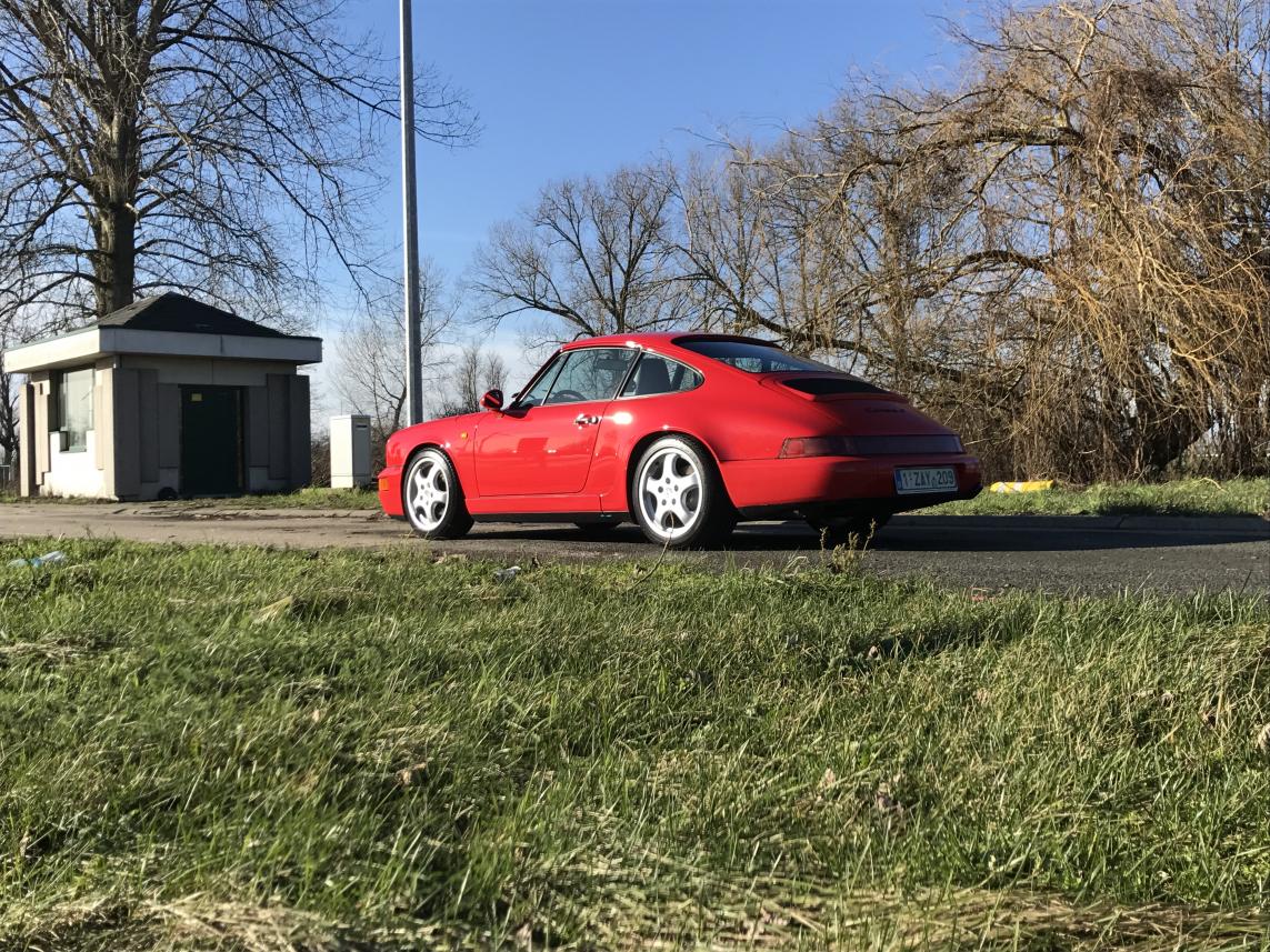 911 youngtimer - Porsche 964 Carrera 4 - Guards Red - 1989 - 3 of 3