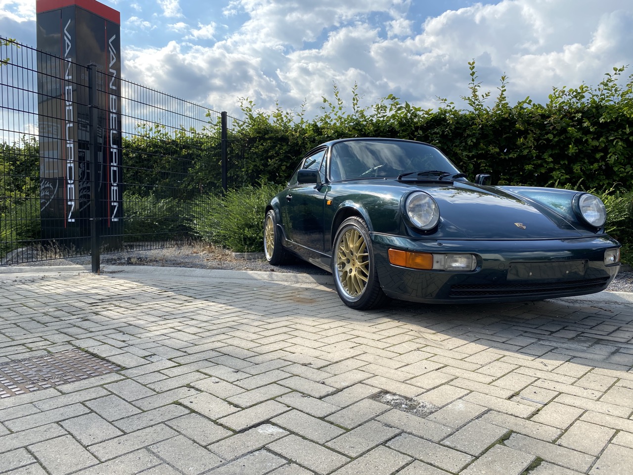 youngtimer.one - Porsche 964 Carrera 4 - Forest Green - 1990 - 1 of 3