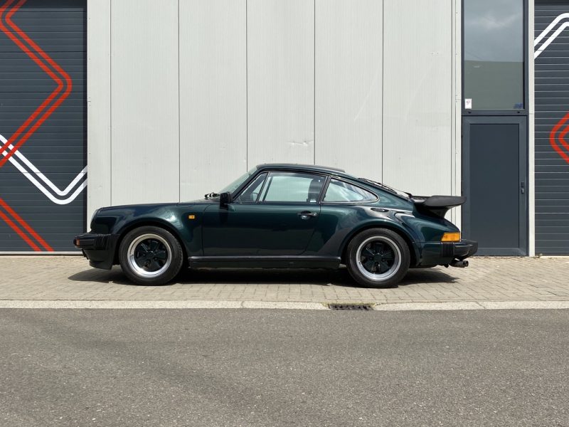 youngtimer.one - Porsche 911 turbo (930) - Forest Green - 1989 - 2 of 3
