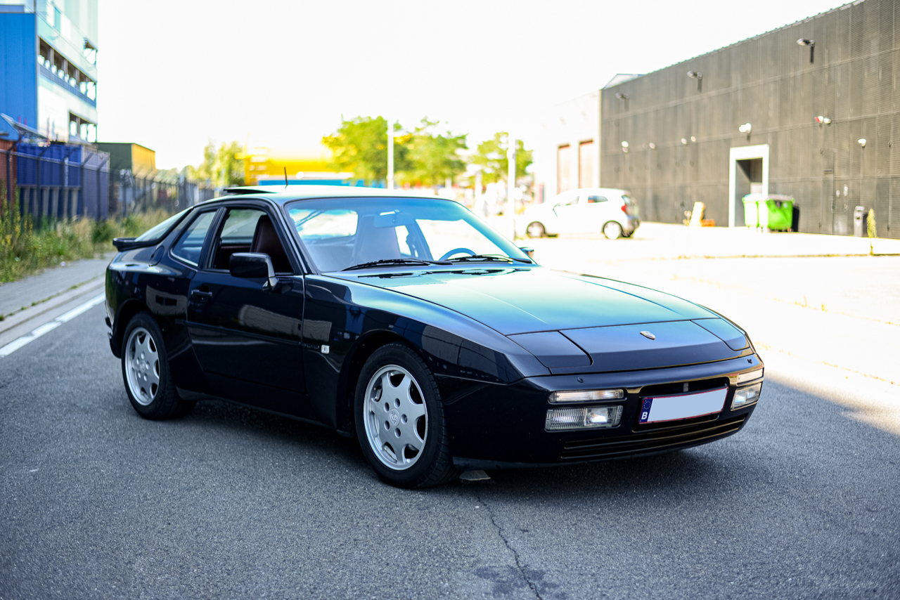 youngtimer.one - Porsche 944 S2 - Black - 1989 - 6 of 19