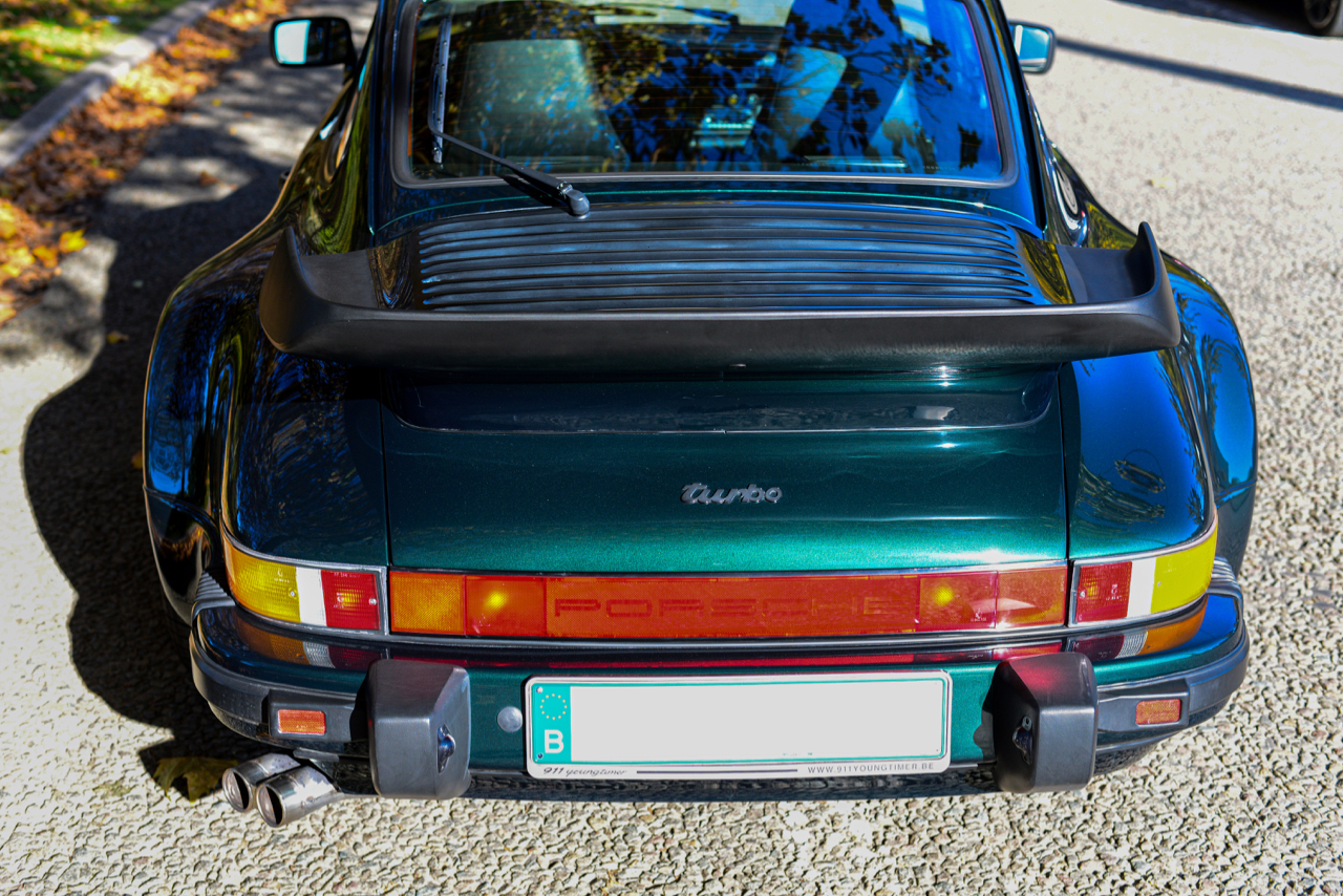 yountimer.one - Porsche 911 turbo - Forest Green - 1989 - 15 of 21