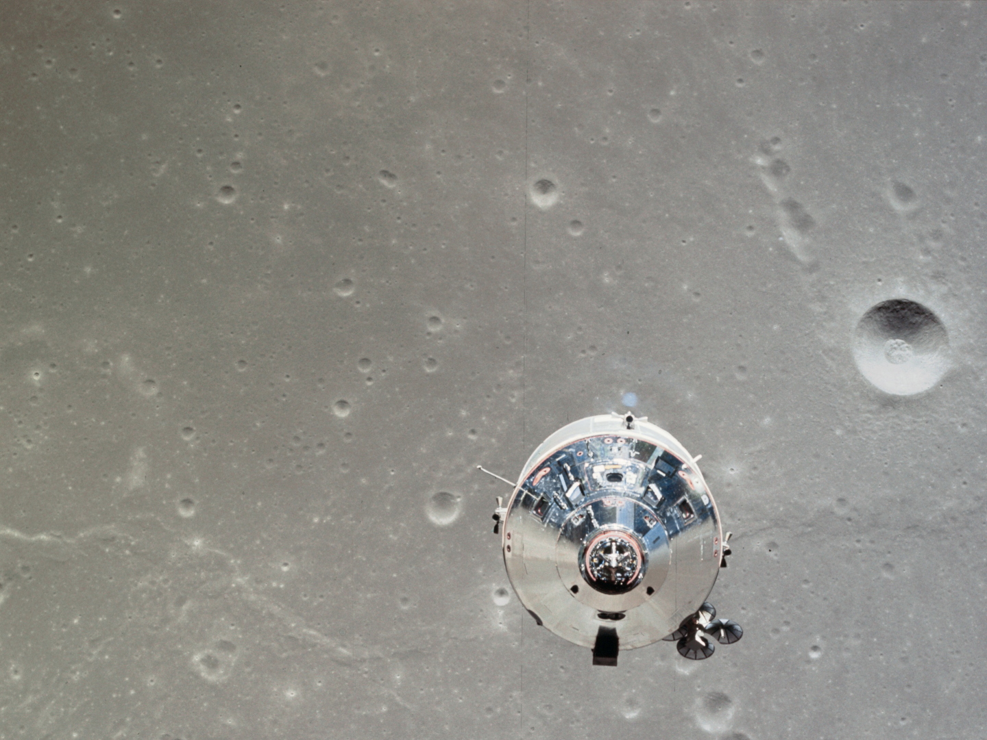 Apollo und Mond