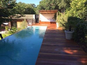 terrasse bois piscine calvisson